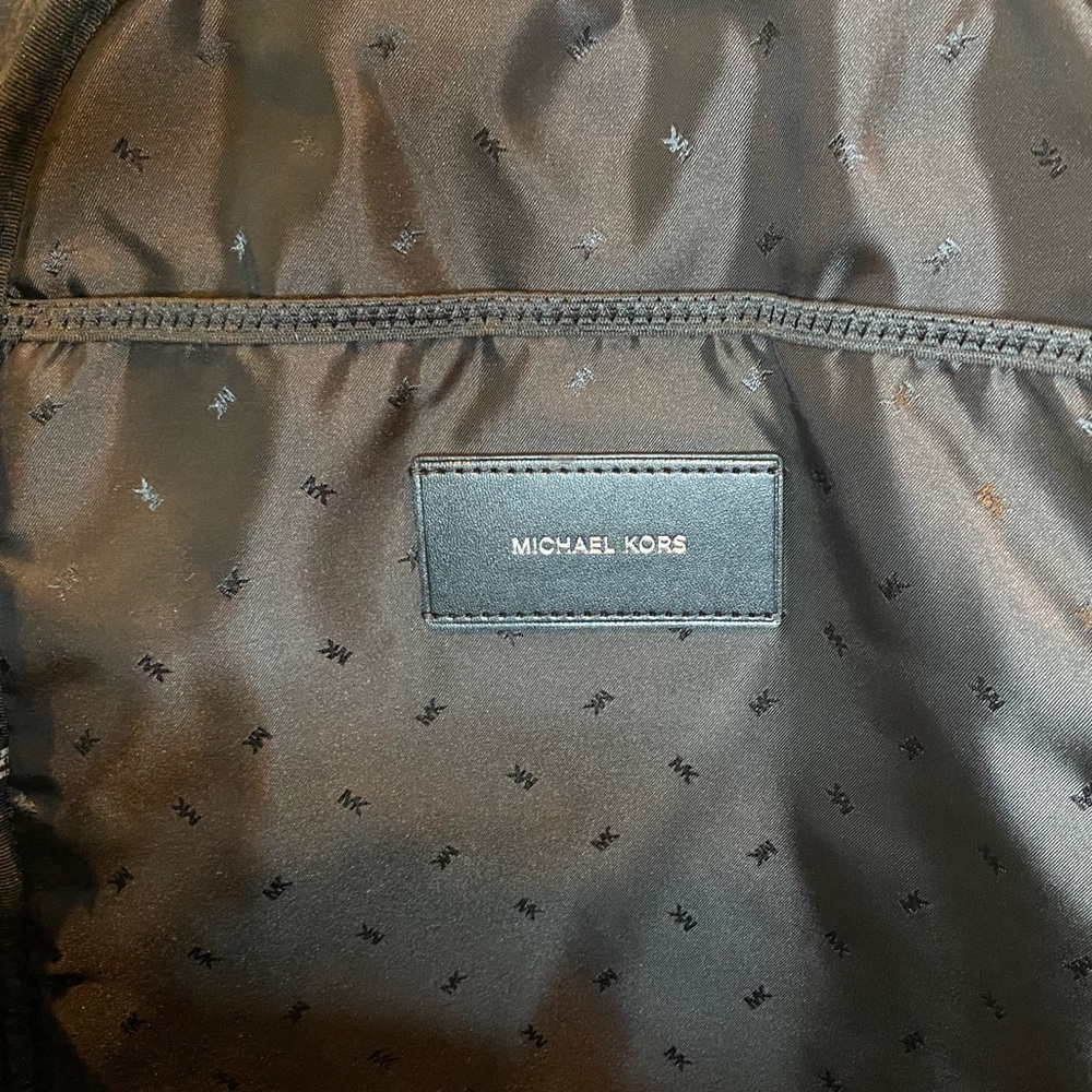 🔥SALE🔥NWT Authentic Michael Kors Camo Backpack - Picture 7 of 8